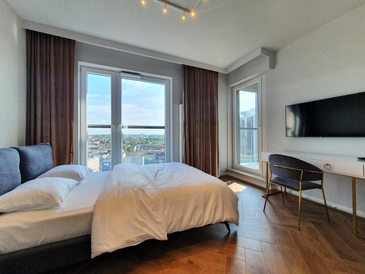 15 piętro SOKOLSKA 30 TOWERS apartments - NEW - LUX - PARKING - SAUNA - GYM- and THE BEST VIEW in KATOWICE