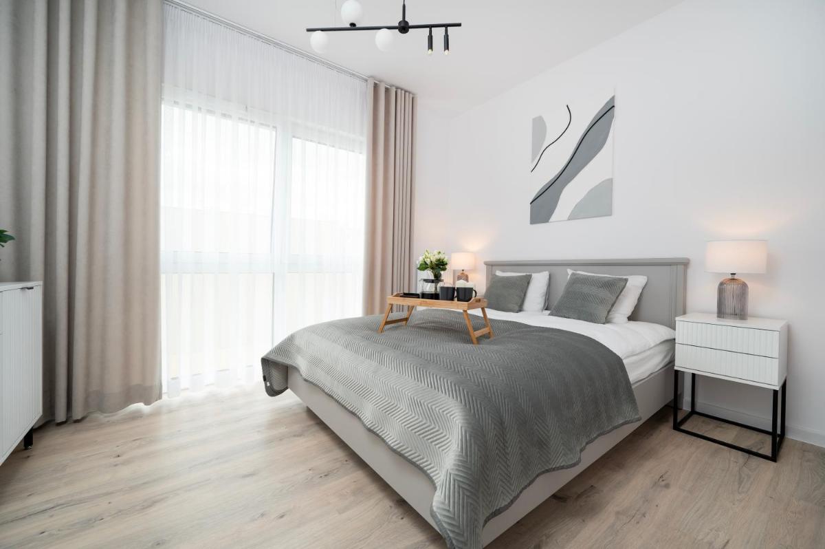 69m2 Łódź Pomorska Apt - Balcony, Workspace, Bus - by Rentujemy