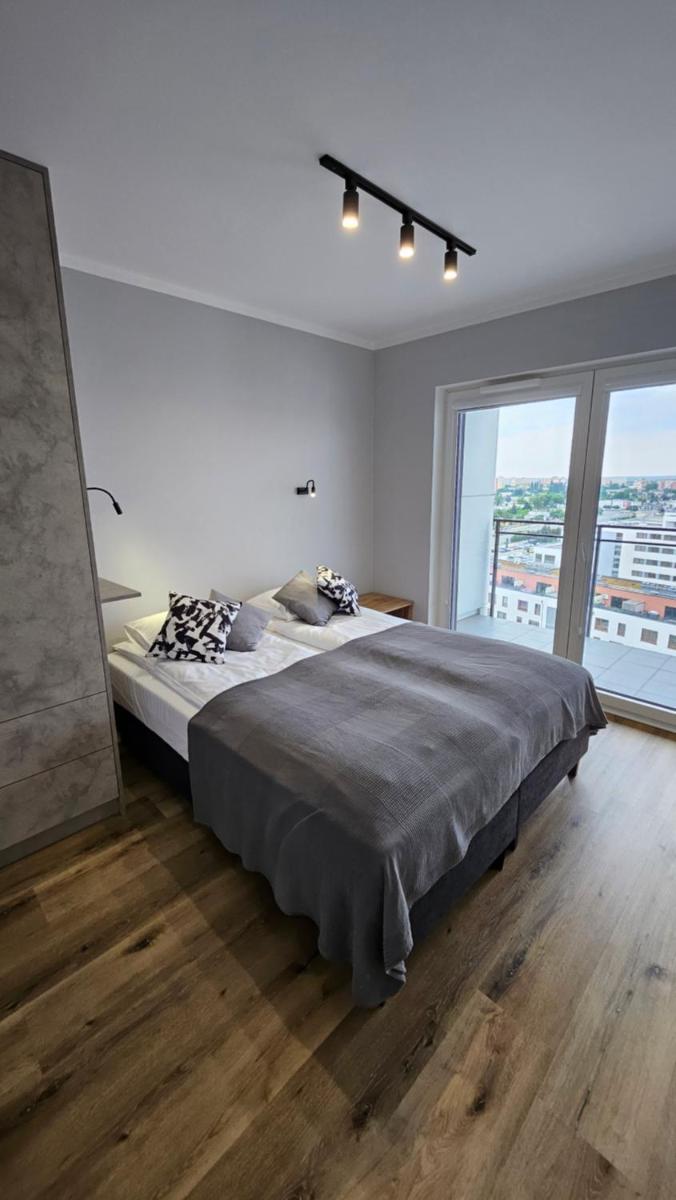 Apartament Bułgarska 59 - sypialnia i salon - 40m2 - self check in 24h