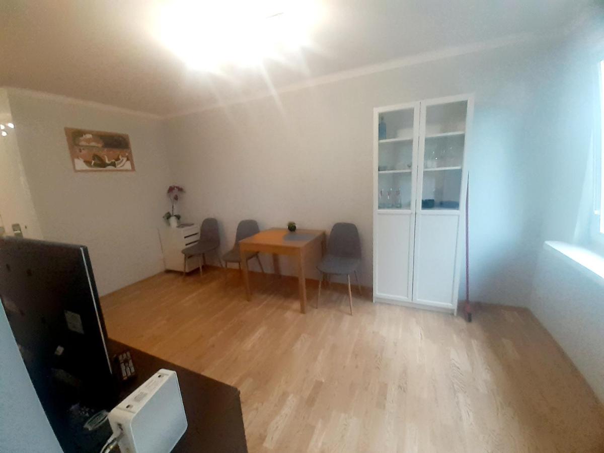 Apartament Discreet 2 separate bedrooms, 2 oddzielne sypialnie 2 ,3 osoby max bills for Company industry fair