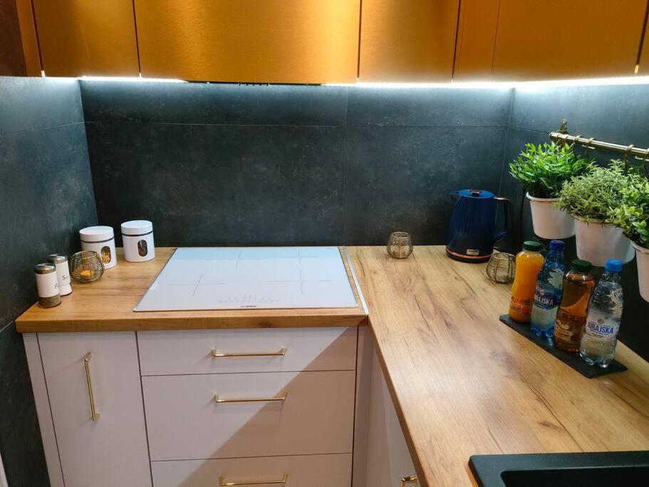 Apartament High Five z kominkiem