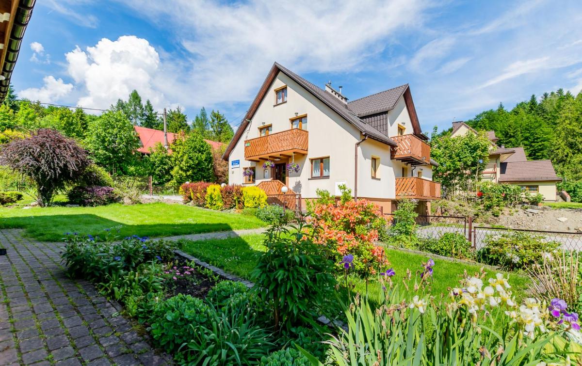 Apartament i Pokoje Gościnne u Lusi - z basenem