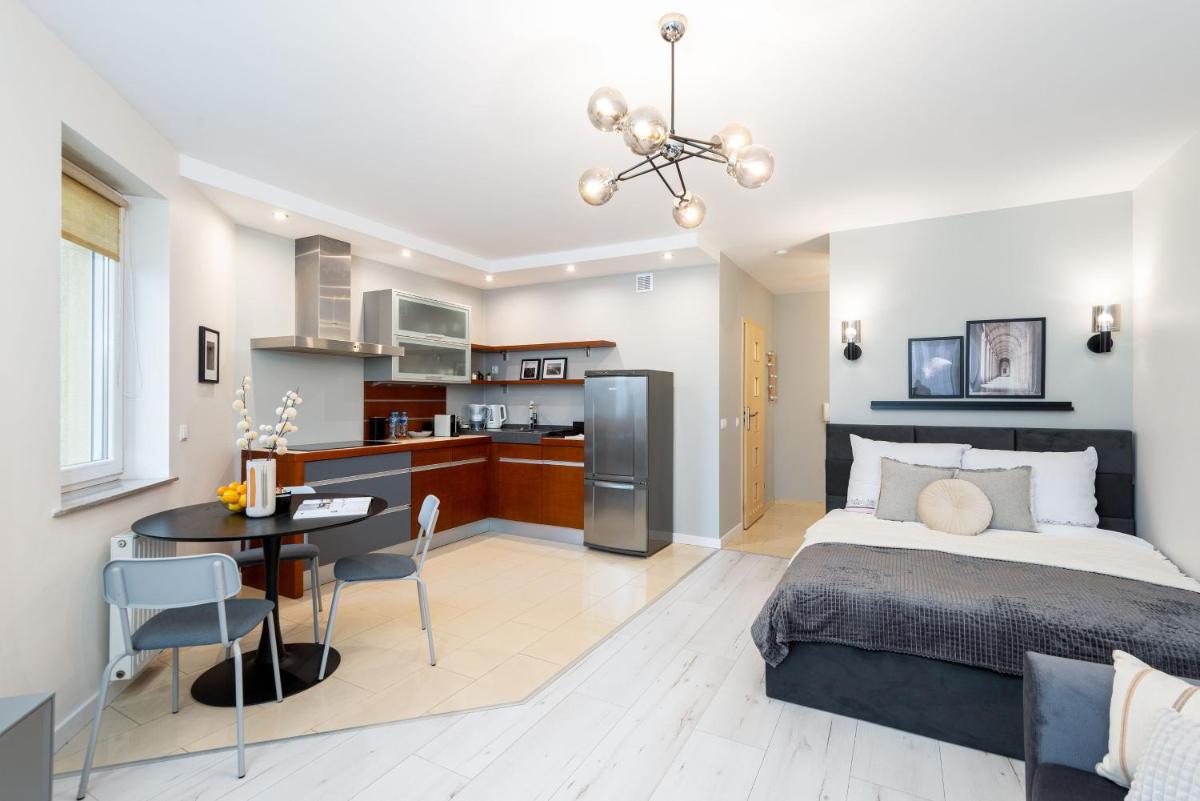 Apartament Lothus - parking podziemny gratis, ścisłe centrum - by Kairos Apartments