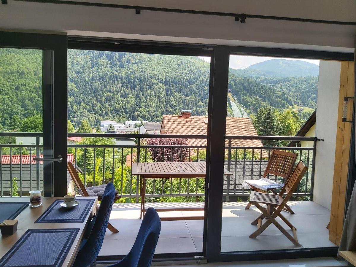 Apartament Marmurowy w Szczyrku z widokiem na góry z dostępem do sauny i jacuzzi, dwa miejsca parkingowe