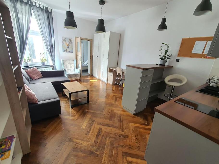 Apartament przy Szkole Filmowej, darmowy parking