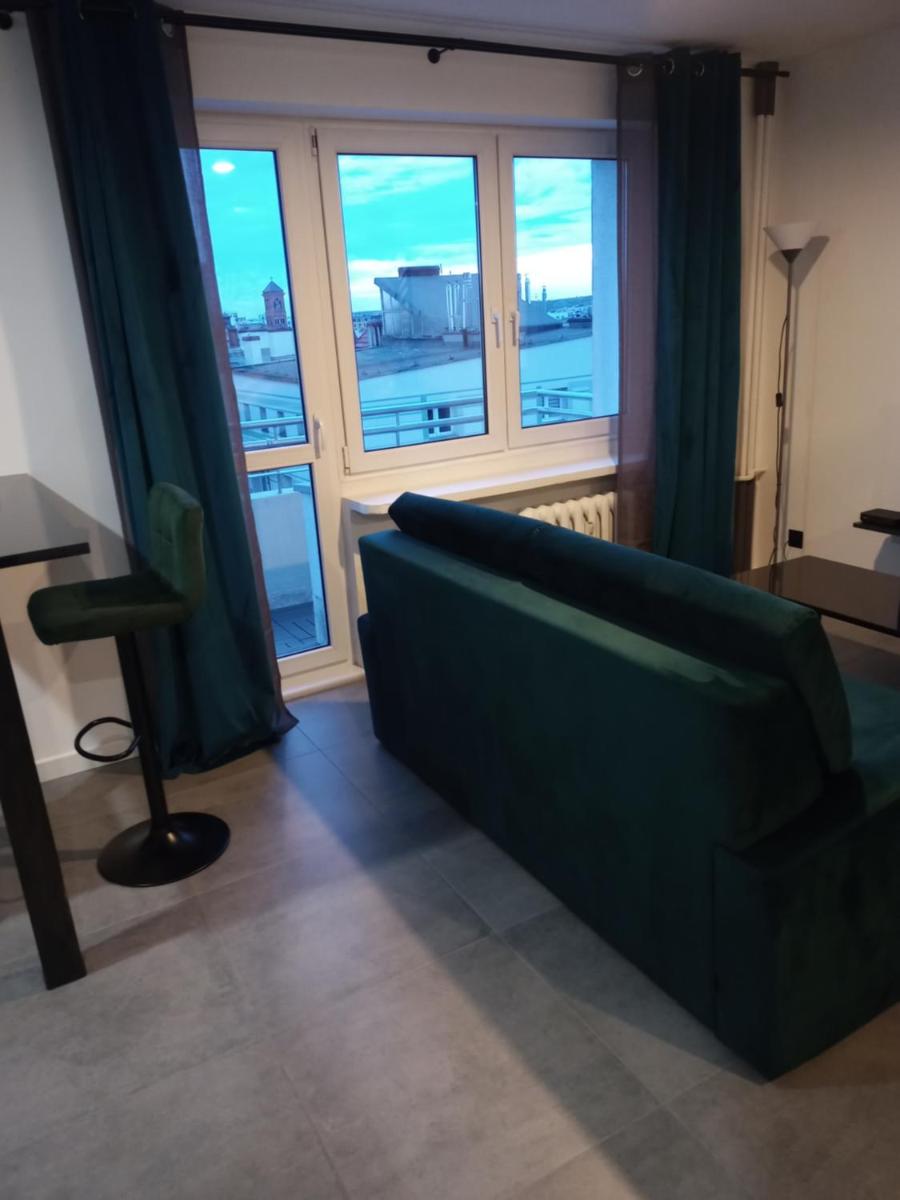 Apartament przy Teatralce Dąbrowskiego 30A Apartment with Balcony and Free Parking