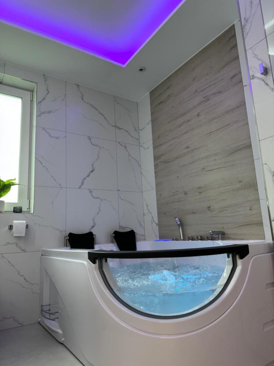 Apartament z wanną z hydromasażem