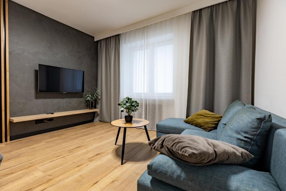 Apartament Źródłowa CENTRUM PARTER GROUND FLOOR PARKING SUPER LOKALIZACJA TWO BEDROOMS KITCHEN 50 M2