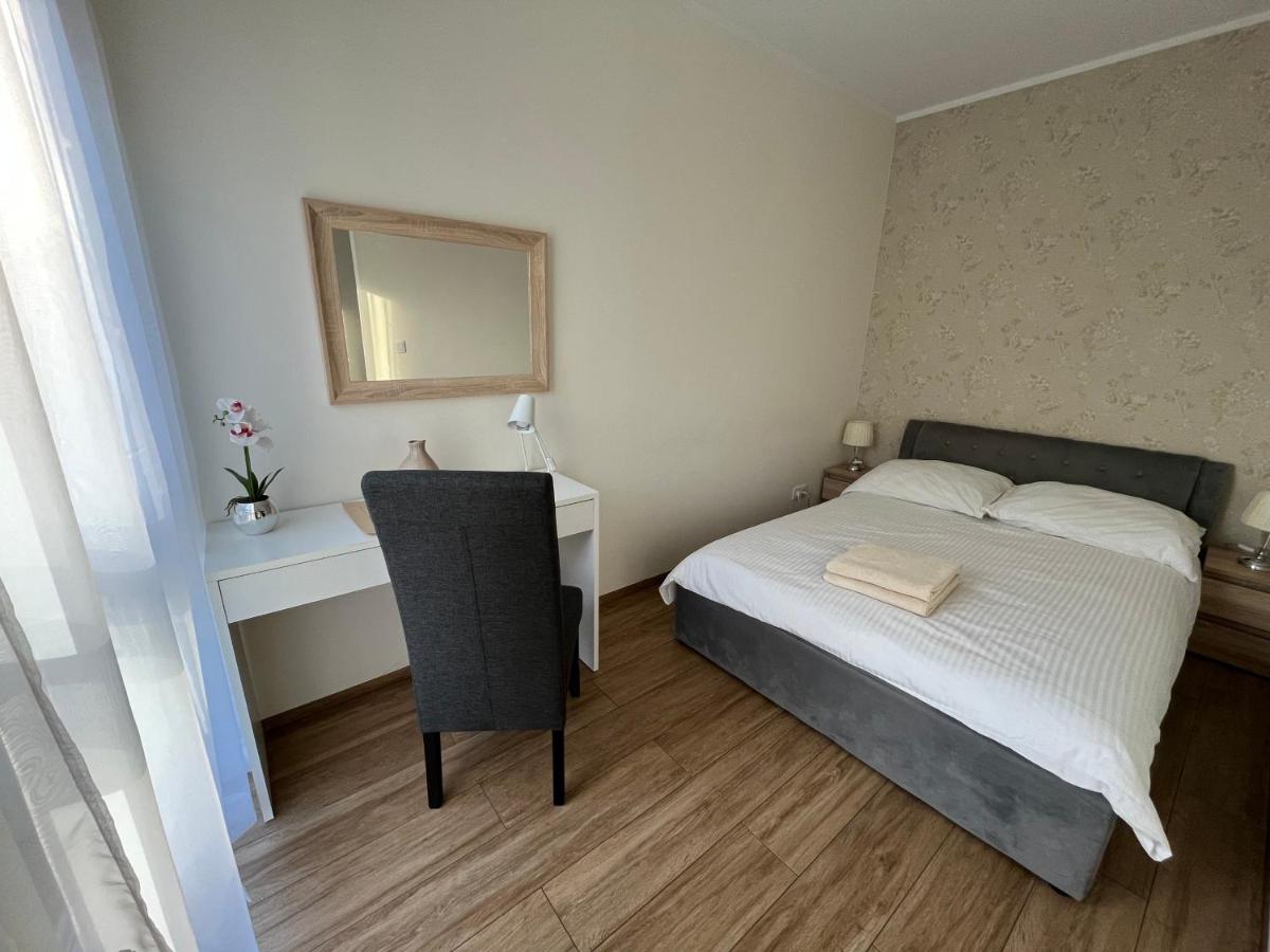 Apartamenty Kielce- Apartament Zacisze -Komfort przy Baseny Tropikalne, faktura, parking, centrum