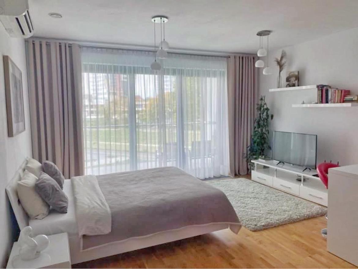Capital Towers - Apartament Pop-art z widokiem na rzekę