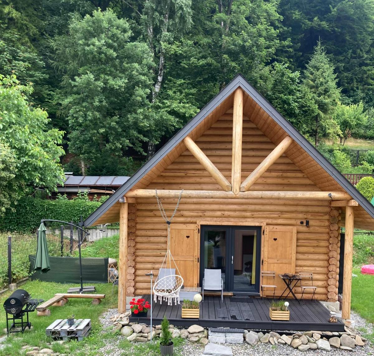 Chatka pod lasem Bezpłatne Jacuzzi