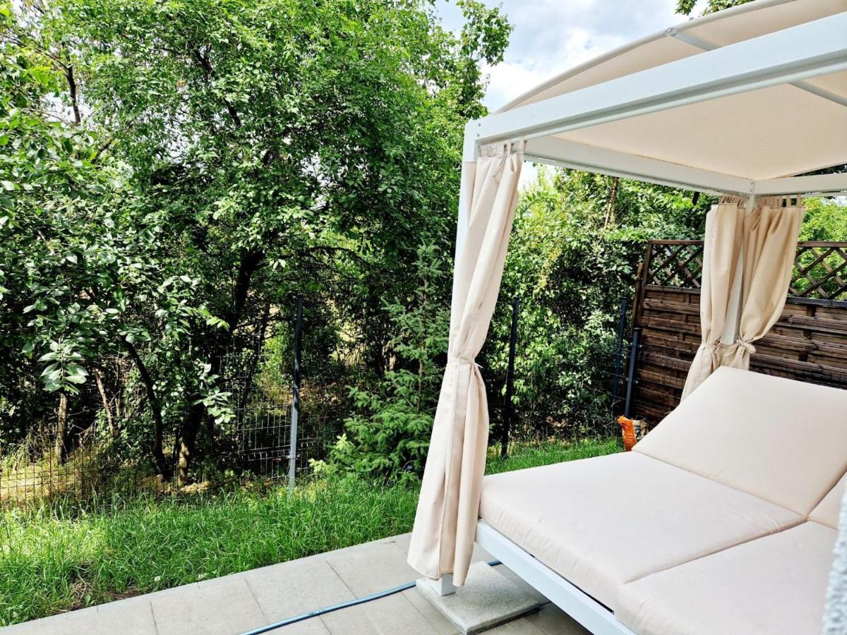 Comfortable flat with garden