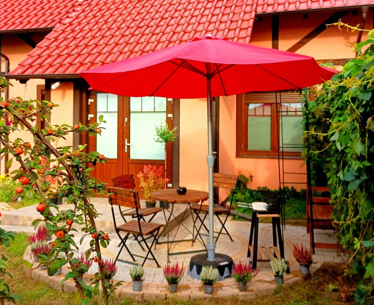 Cozy apartament "APPLES" for travellers, BBQ garden at private House