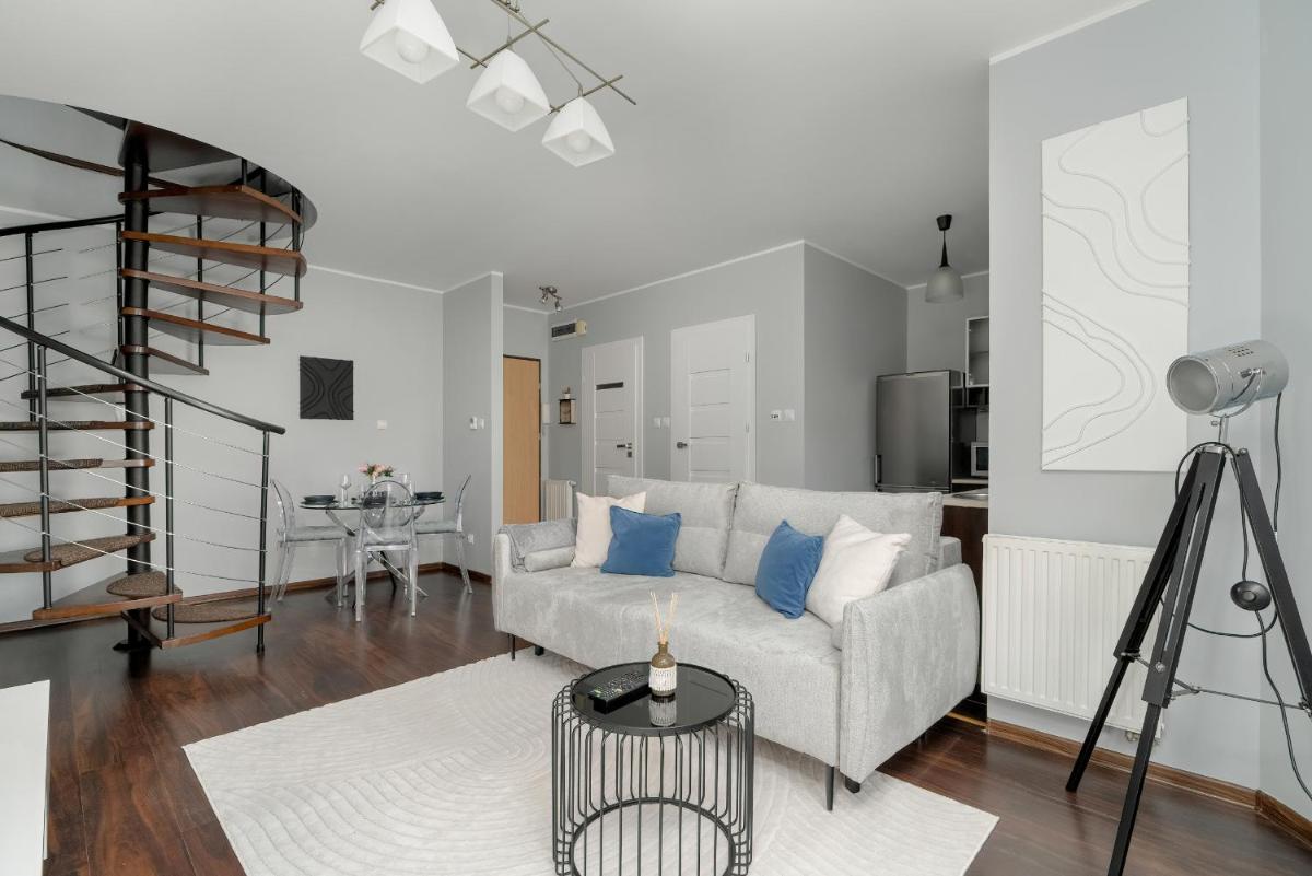 Dwupoziomowy Apartament Żmigrodzka z Tarasem w Poznaniu by Renters
