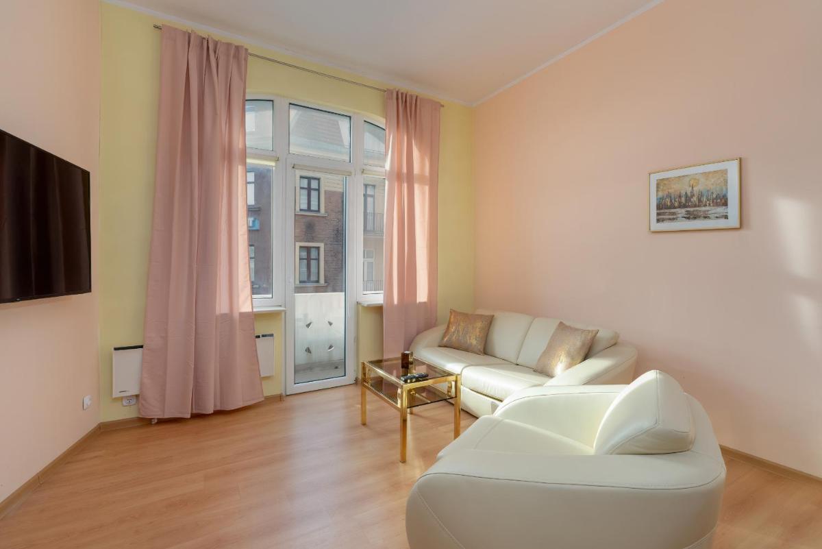Elegancki Apartament Studio w Poznaniu by Renters
