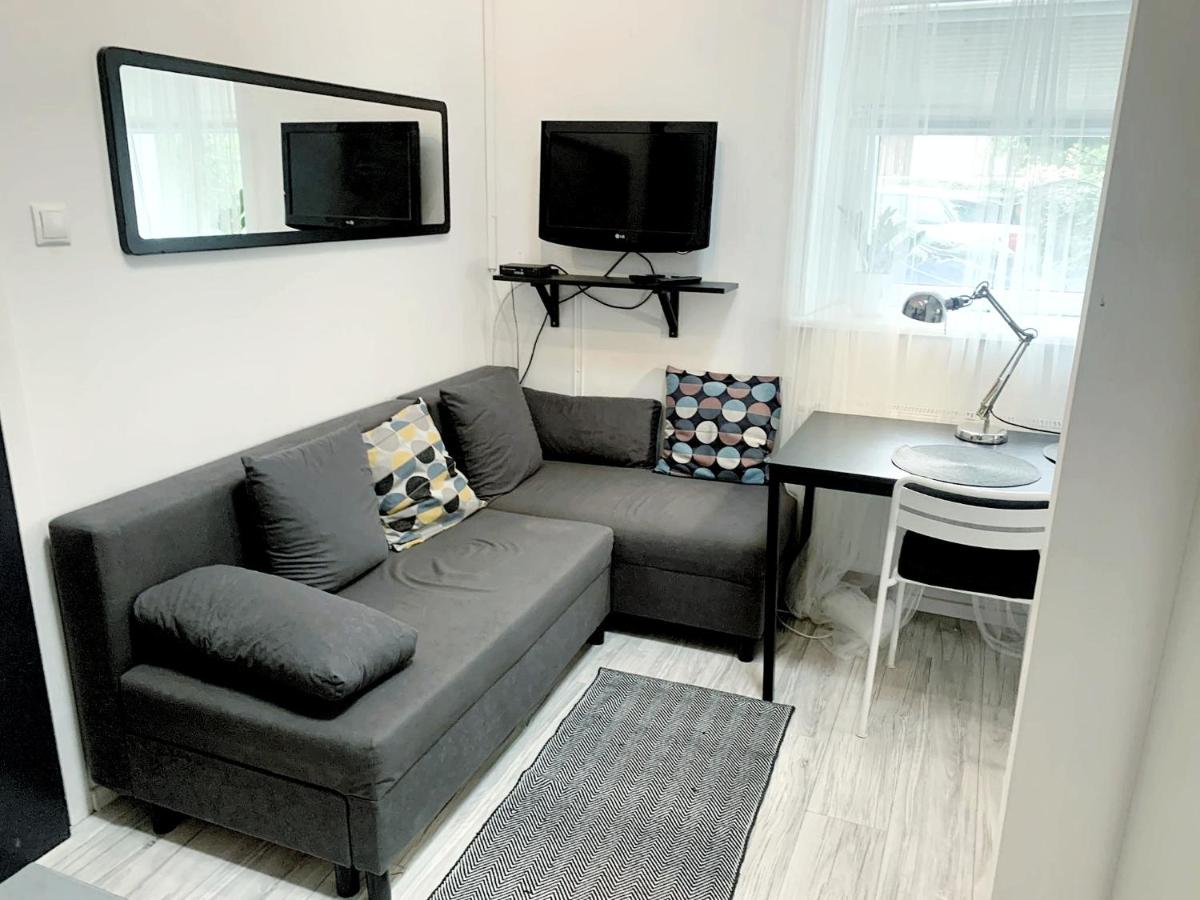 Loftowe studio pod muralem