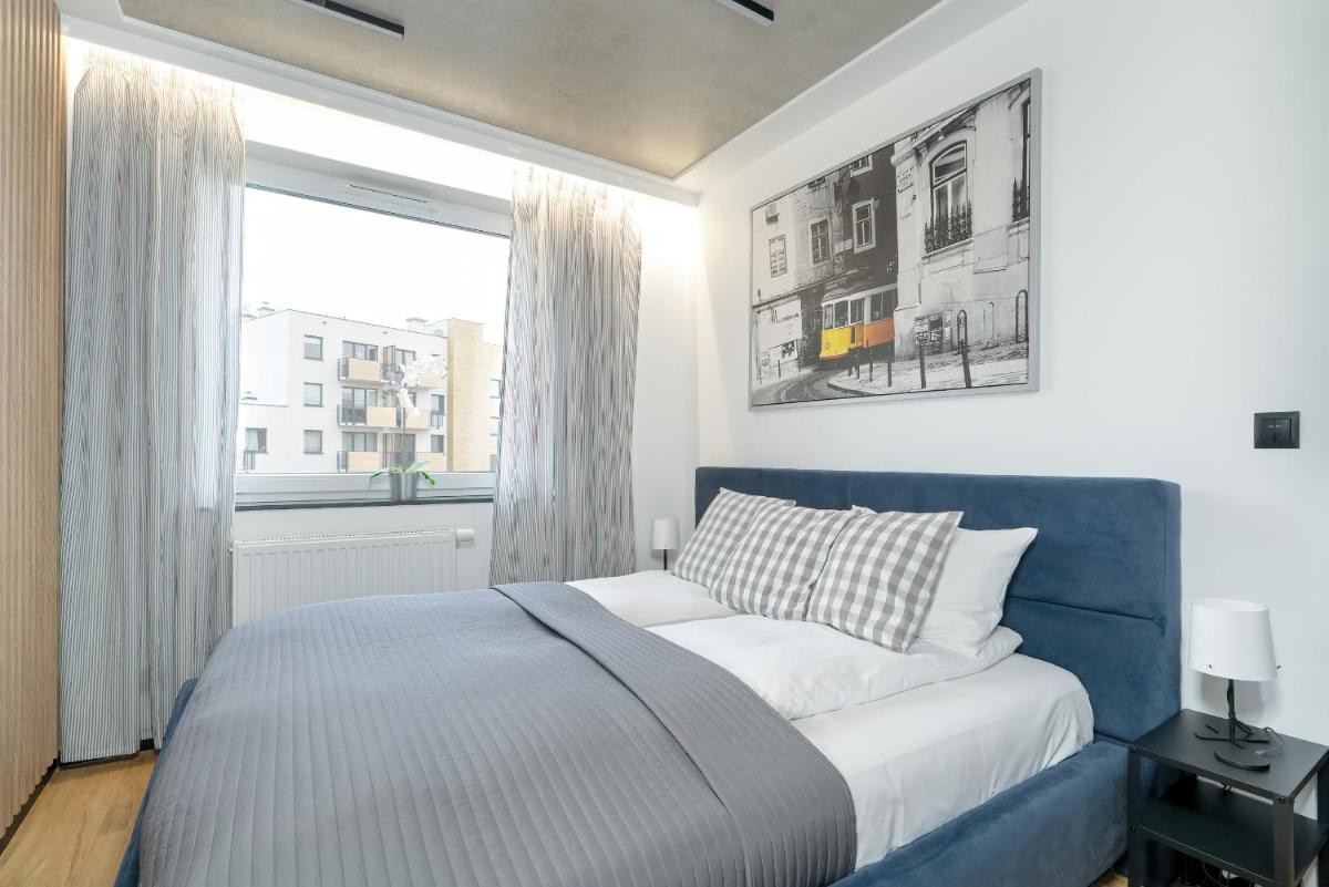 New Apartment Wagrowska with 2 FREE PARKING Places and Balcony in Poznań by Renters
