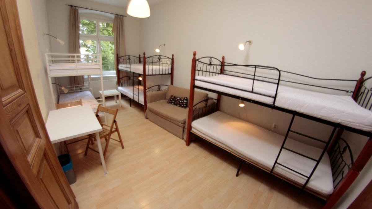 Pit Stop Hostel