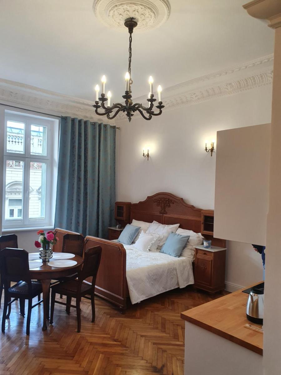 Prestige Aparthotel Piotrkowska 82 - wyjątkowy widok na deptak