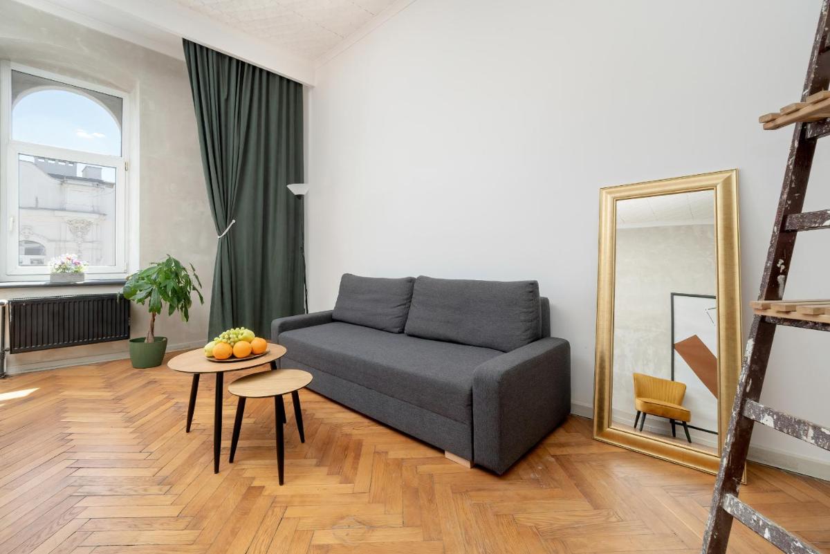 Spacious Apartment 82 m2 with Sauna near Plac Wolności in Łódź by Renters