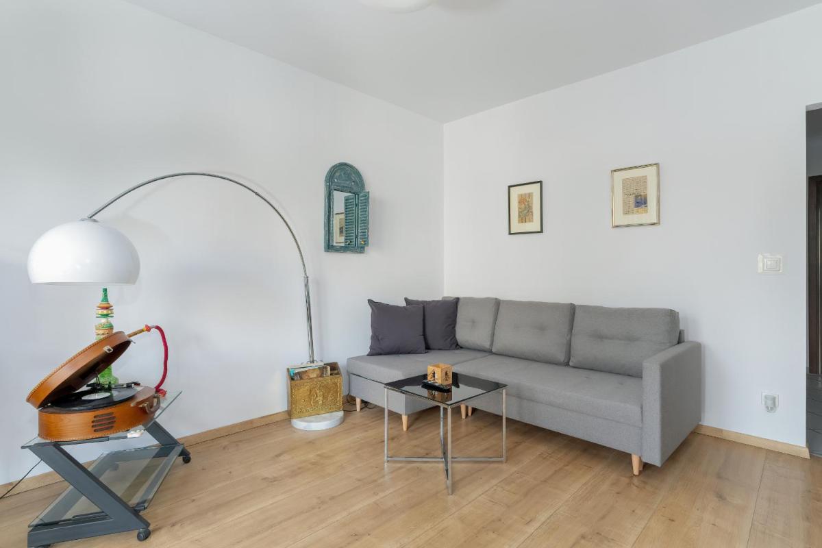 Stylish Studio for 2 with Balcony Robocza Poznań by Renters