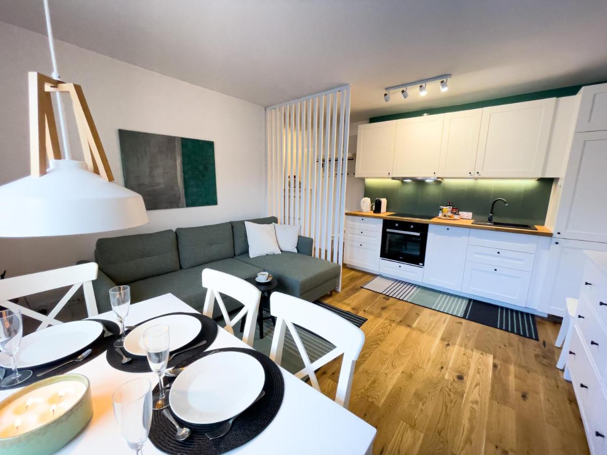 URBAN APARTMENTS COSY No 4 Chorzów Katowice, FREE PRIVATE PARKING, Self CHECK-IN