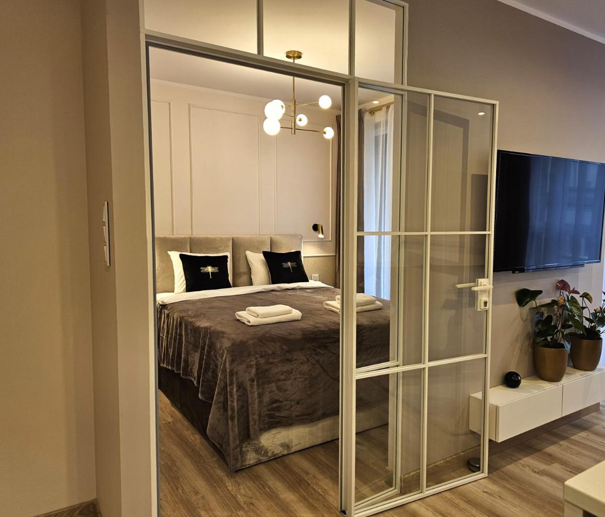 URBAN APARTMENTS LUXURY Opolska 10 No 29 with GARAGE, Self CHECK-IN