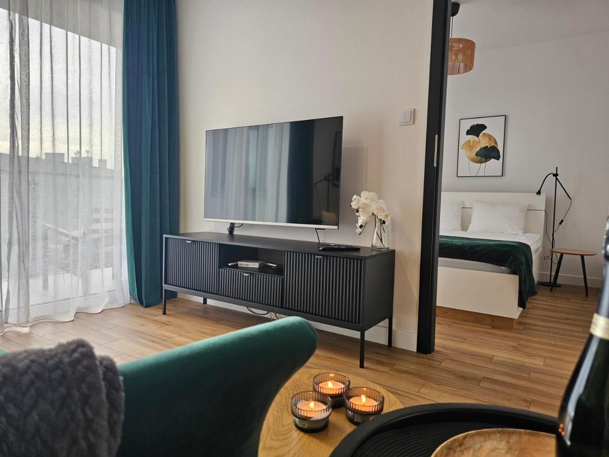 URBAN APARTMENTS PREMIUM DOWNTOWN Opolska 10 No 67A with GARAGE, Self CHECK-IN