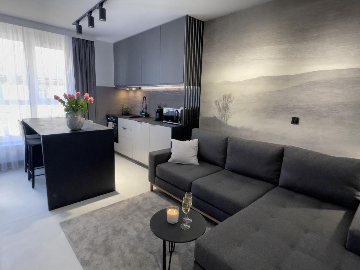 URBAN APARTMENTS PREMIUM DOWNTOWN Opolska 10 No 69 with GARAGE, Self CHECK-IN