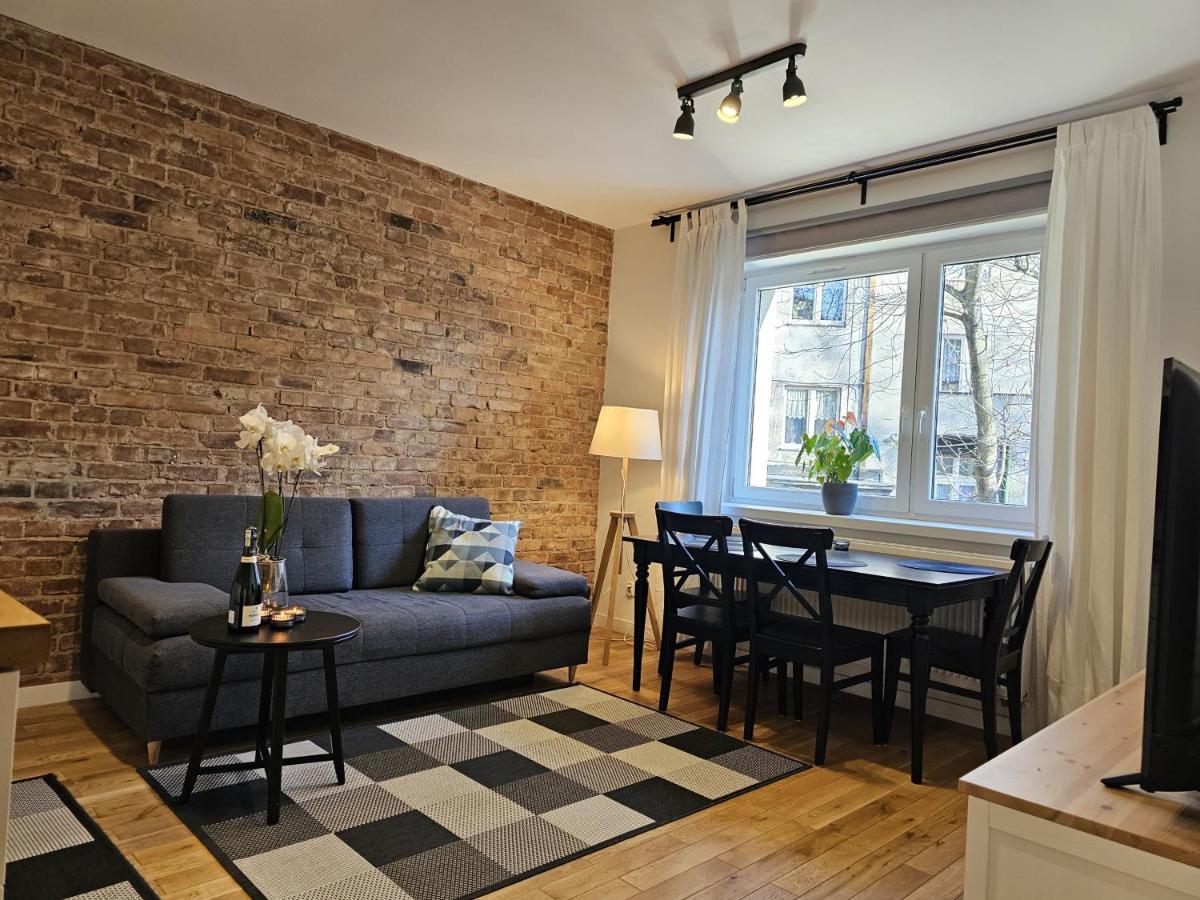 URBAN APARTMENTS PREMIUM No 2 Chorzów Katowice, FREE PRIVATE PARKING, Self CHECK-IN