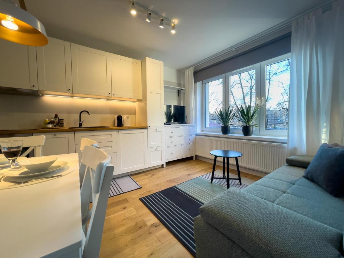 URBAN APARTMENTS Studio No 4A Chorzów Katowice, FREE PRIVATE PARKING, Self CHECK-IN