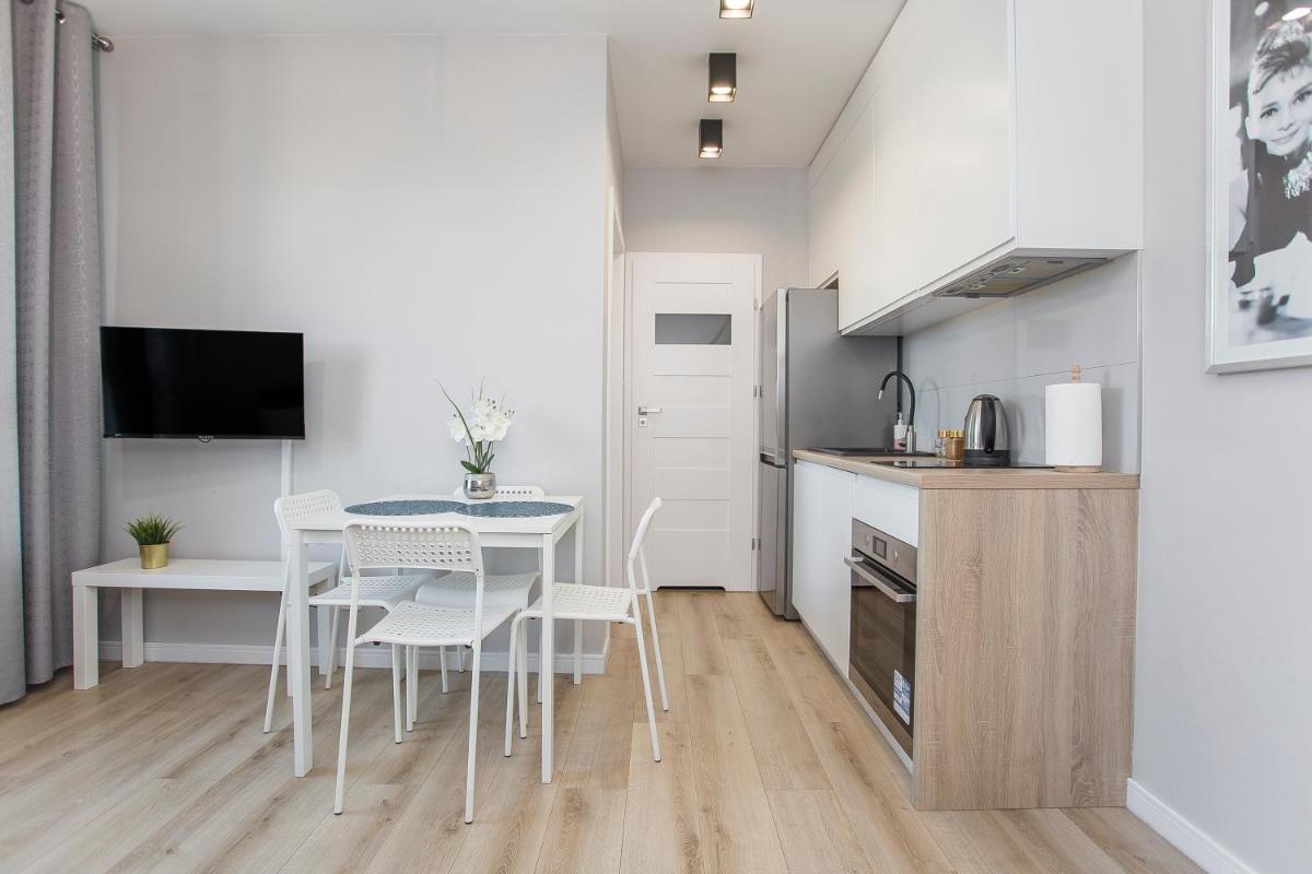 Urban Jungle - Grey Apartment