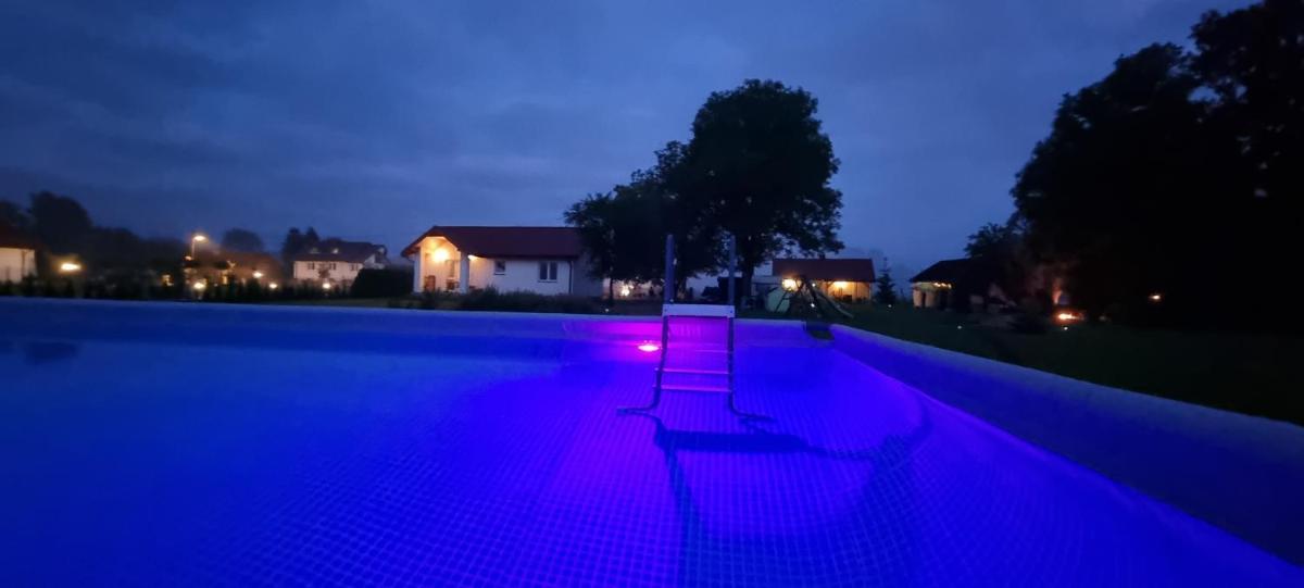 Wygodny Dom na Ponidziu z Basenem