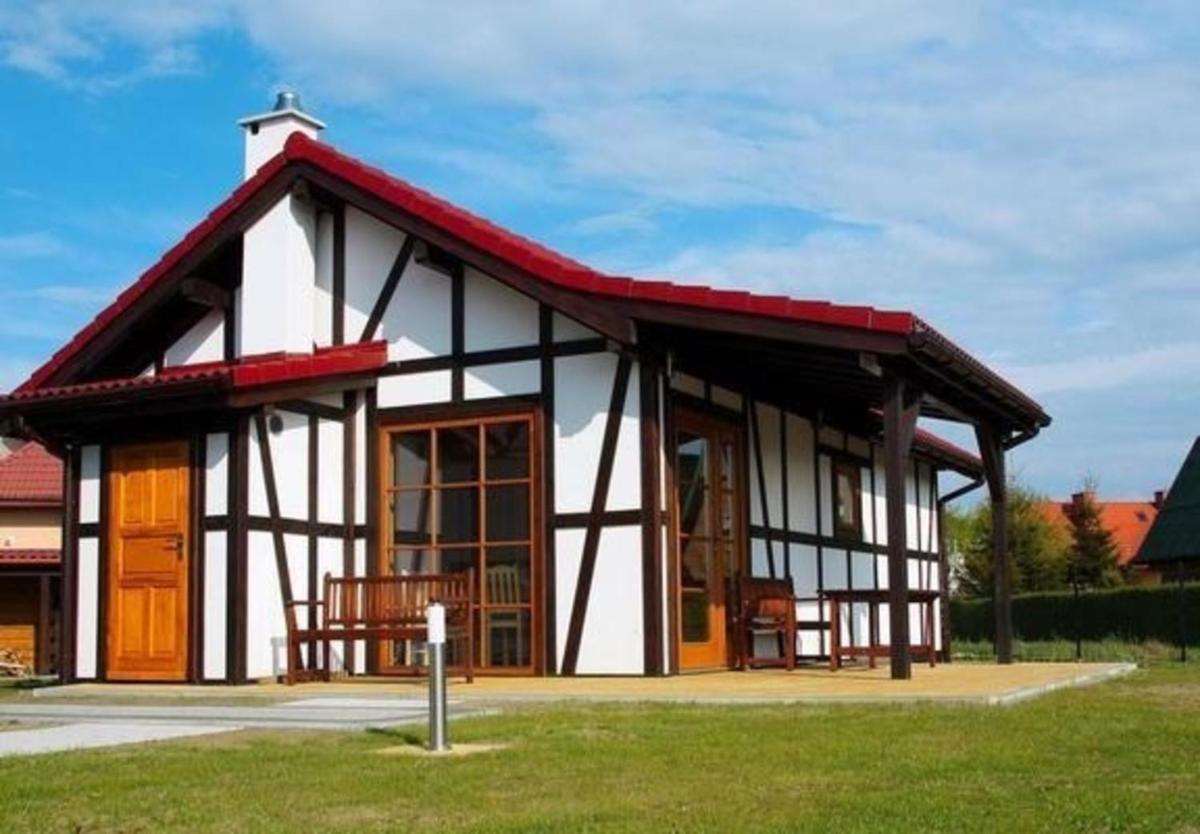 Tolles Ferienhaus in Sarbinowo mit Grill, Garten und Terrasse