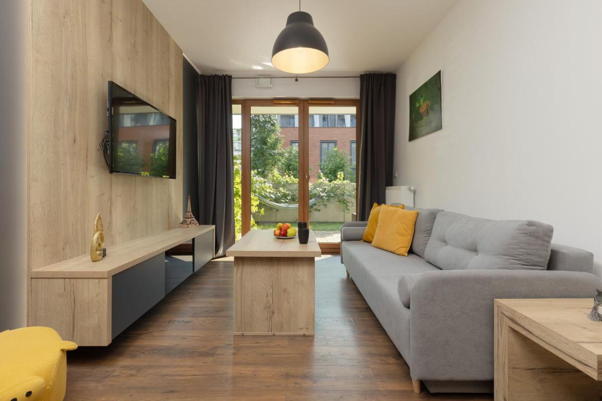 Modern Apartment Home Cinema Experience by Noclegi Renters