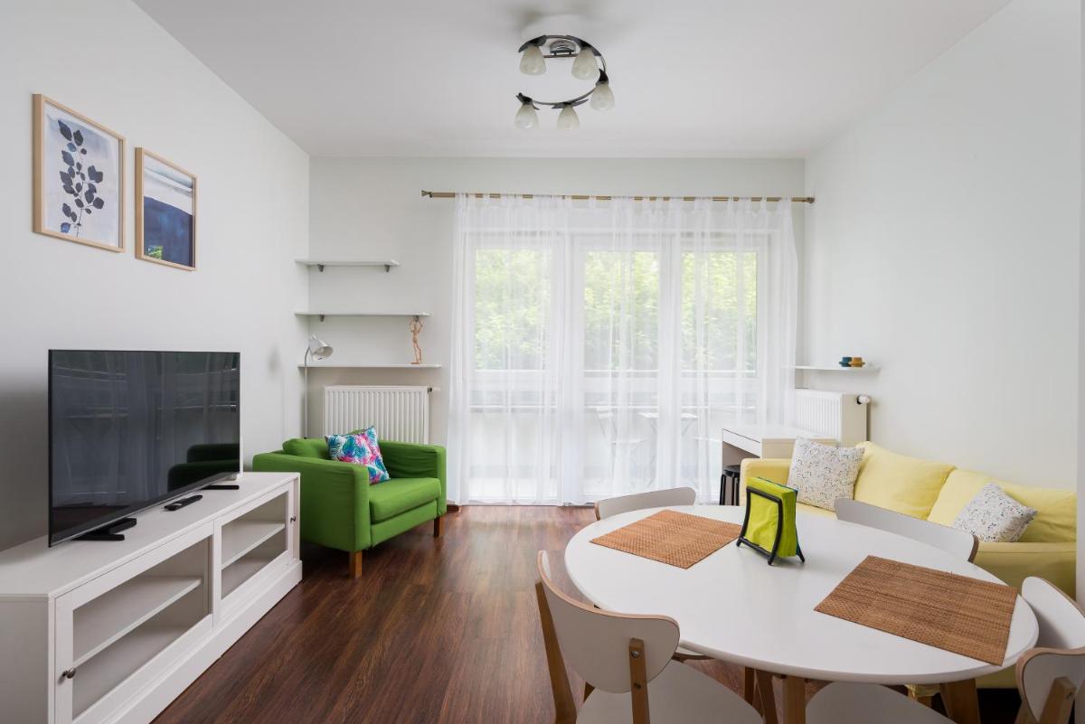 Aleja Krakowska Homely Apartment