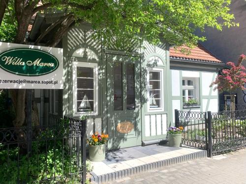 Domek na patio by Willa Marea
