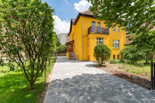Apartamenty Villa Petsch - w sercu Cieplic - by Space Apart