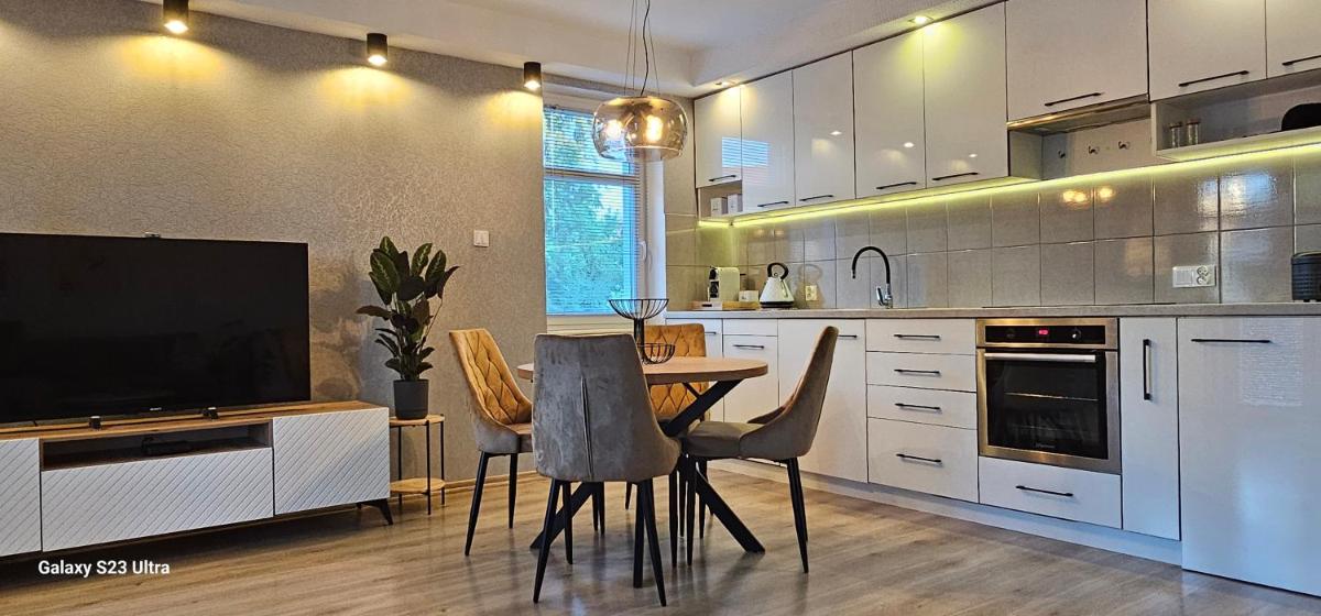 Apartament w Centrum z widokiem na jeziorko