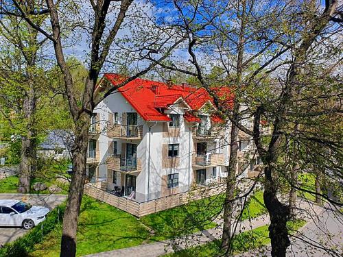 Apartamenty Sun&Fun Rezydencja Pod Dębami Nad Łomnicą 1B i 2B- blisko centrum i sklepów w otoczeniu zieleni