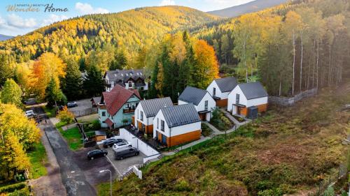 Wonder Home - Domki górskie wolnostojące z prywatnymi tarasami - zielona okolica