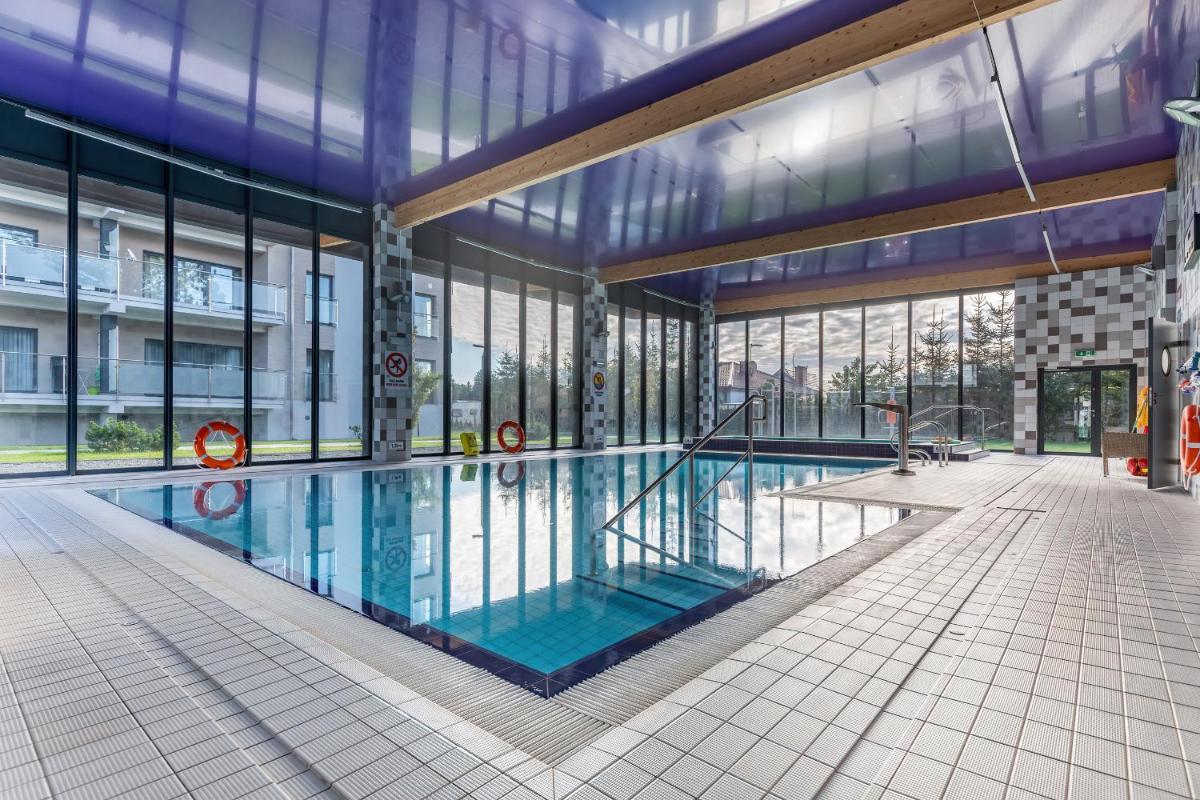 Apartment Five Seas with Parking & Swimming Pool by Noclegi Renters
