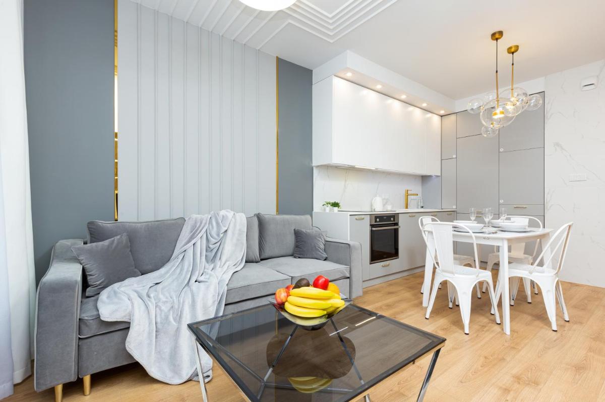 One Bedroom Apartment in Warsaw Center by Renters Prestige