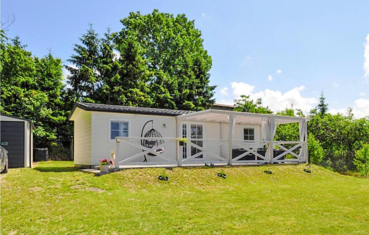 Lovely StaCaravan In Gardna Wielka With Kitchen
