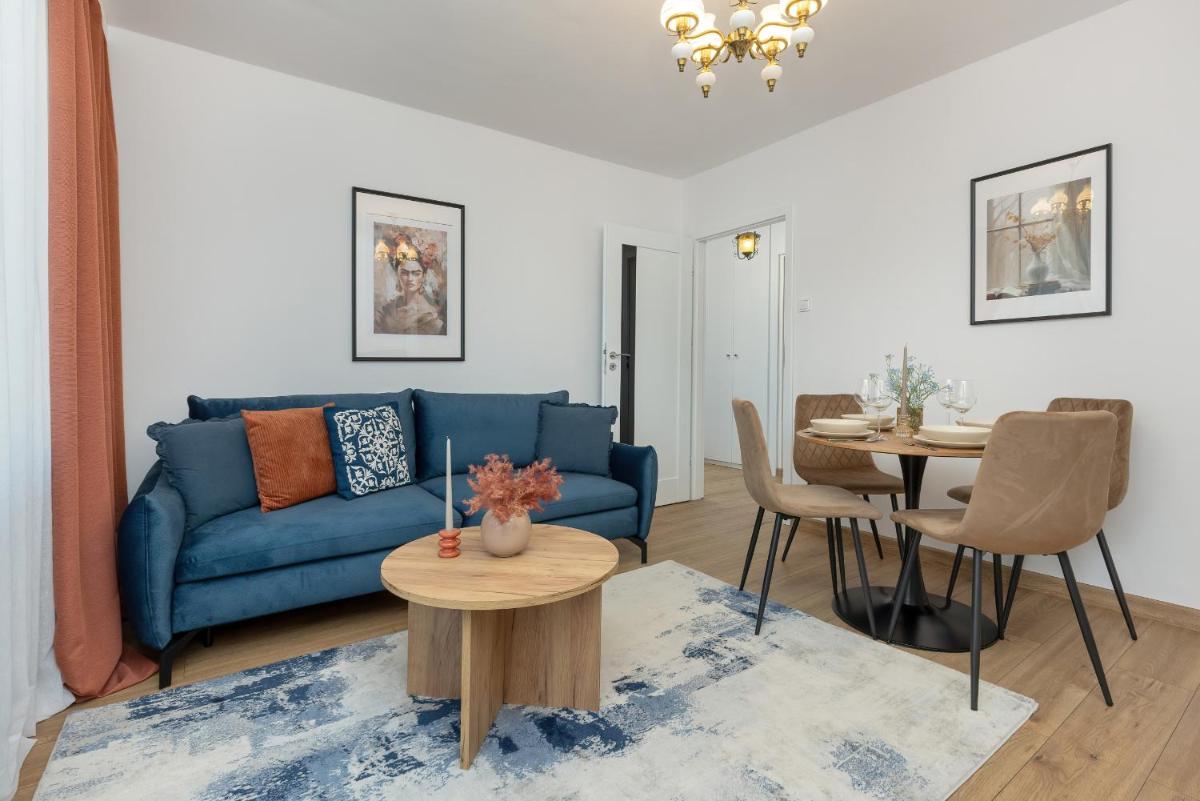 Central Warsaw Apartment Żurawia by Noclegi Renters