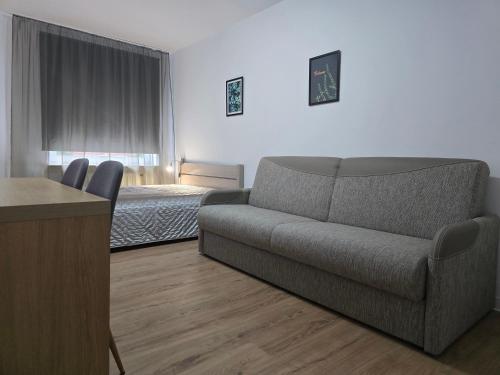 9 room Guest House