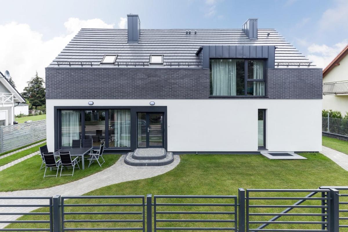Lux Holiday House Posejdon with Jacuzzi & Sauna by Renters Prestige