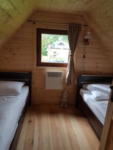 Domek pod śnieżką 1