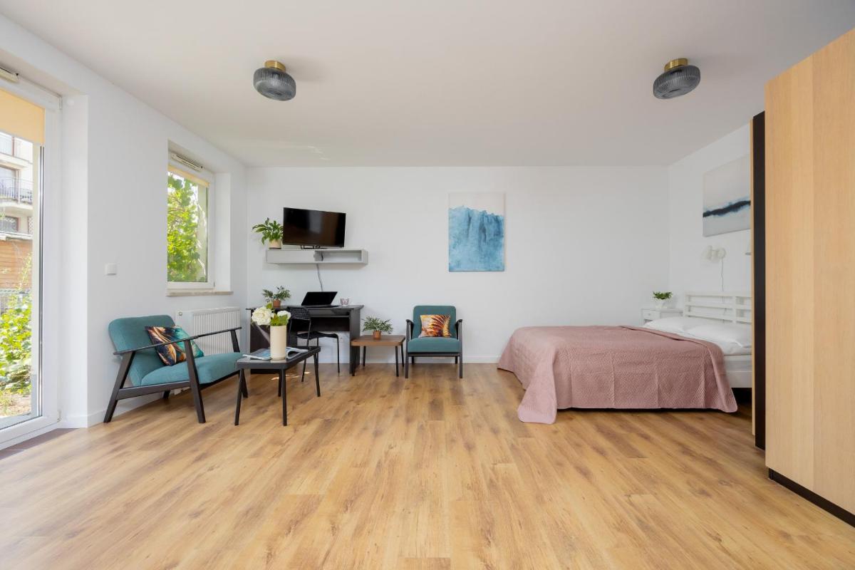 Exceptional Studio with Parking and Garden by Noclegi Renters