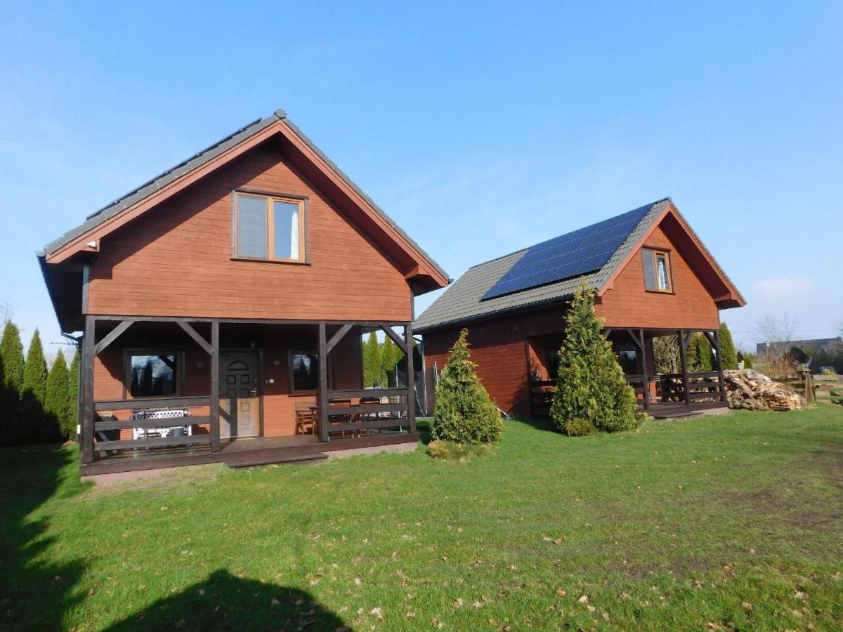 Gemütliches Ferienhaus in Karsibr mit Garten, Terrasse und Grill